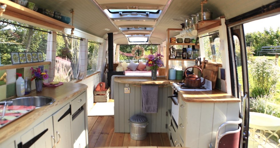 Glamping holidays in Herefordshire, Central England - Majestic Bus